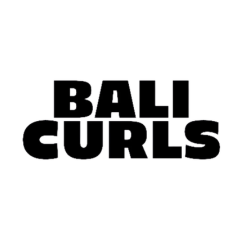 Bali Curls logo – naturligt curly brand med tropiske ingredienser og fugtgivende pleje hos Hair souk.